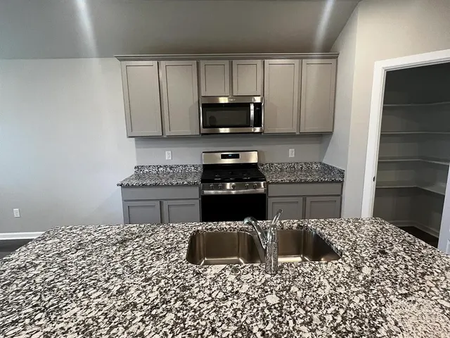 Photo 2 — 10521 SW 41 Street, Mustang, OK 73064