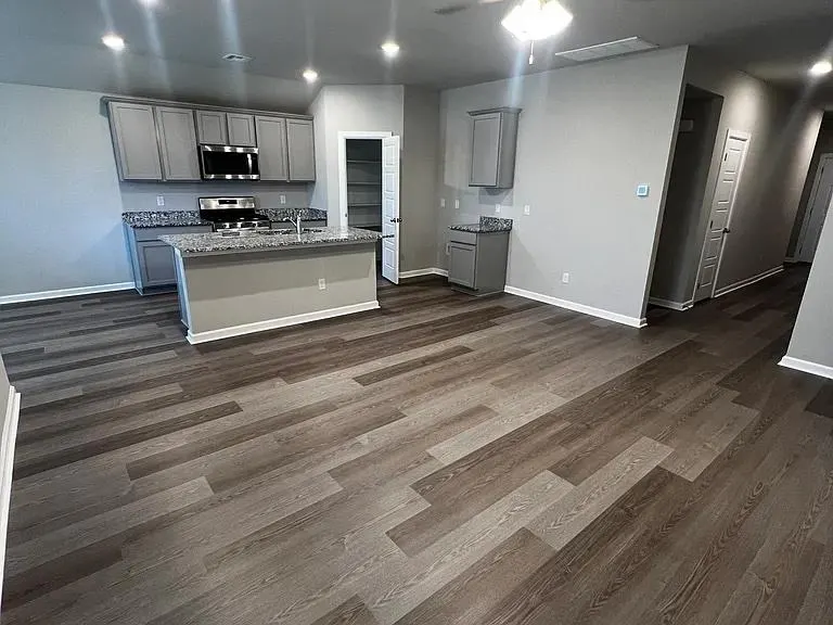 Photo 7 — 10521 SW 41 Street, Mustang, OK 73064