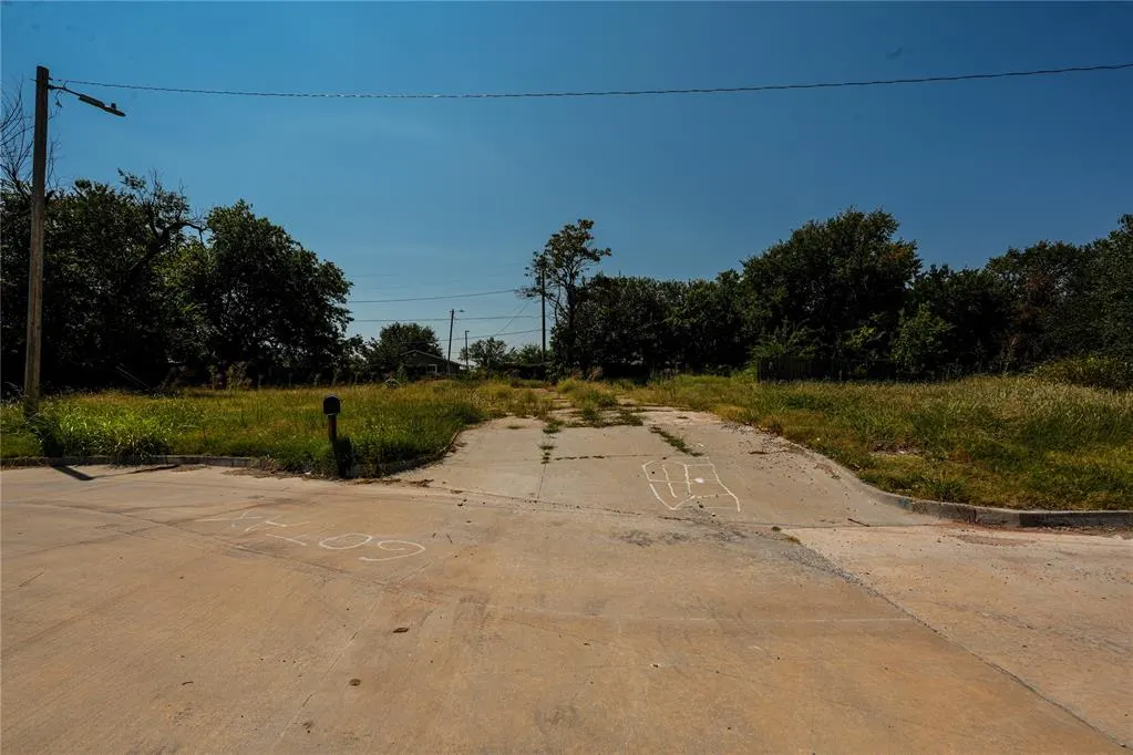 Photo 4 — 1430 Milam Court, Oklahoma City, OK 73111