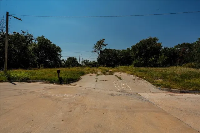 Photo 4 — 1430 Milam Court, Oklahoma City, OK 73111
