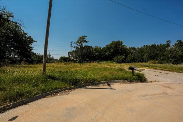 Photo 6 — 1434 Milam Court, Oklahoma City, OK 73111