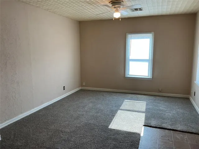 Photo 3 — 1230 W Modelle Avenue, Clinton, OK 73601