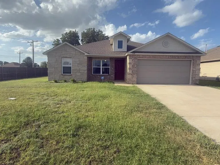 Photo 3 — 839 W Judy Drive, Mustang, OK 73064