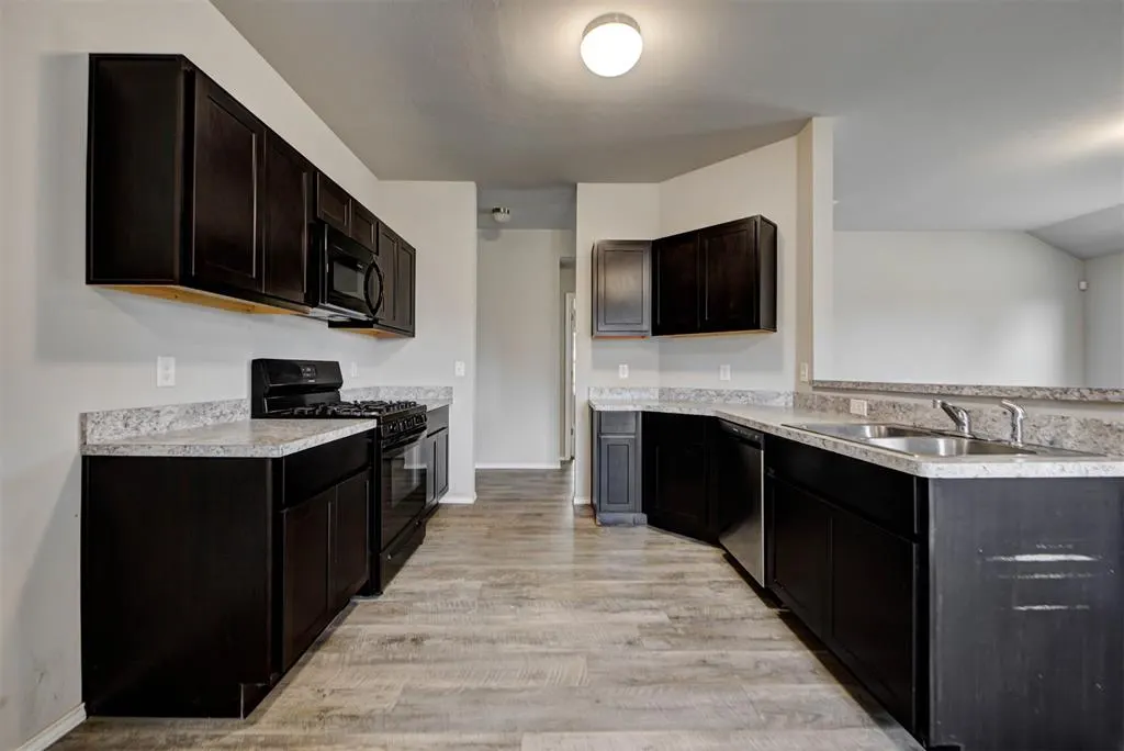 Photo 12 — 5215 Kye Drive, Tuttle, OK 73089