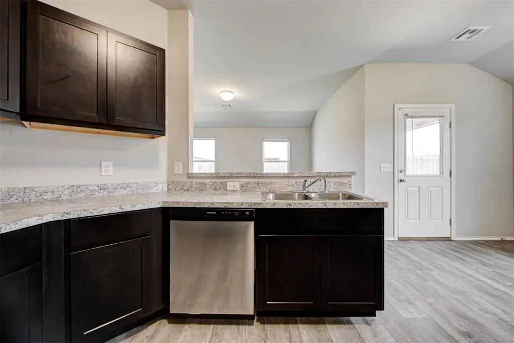 Photo 14 — 5215 Kye Drive, Tuttle, OK 73089