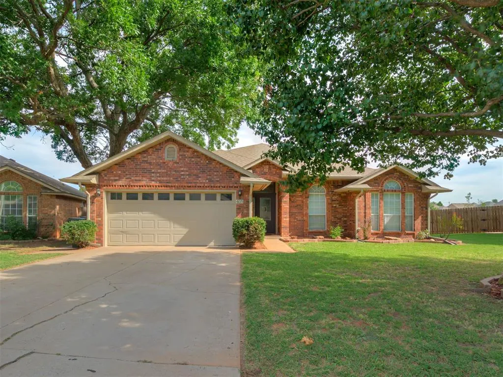 Front exterior — 405 Waterfront Drive, Norman, OK 73071