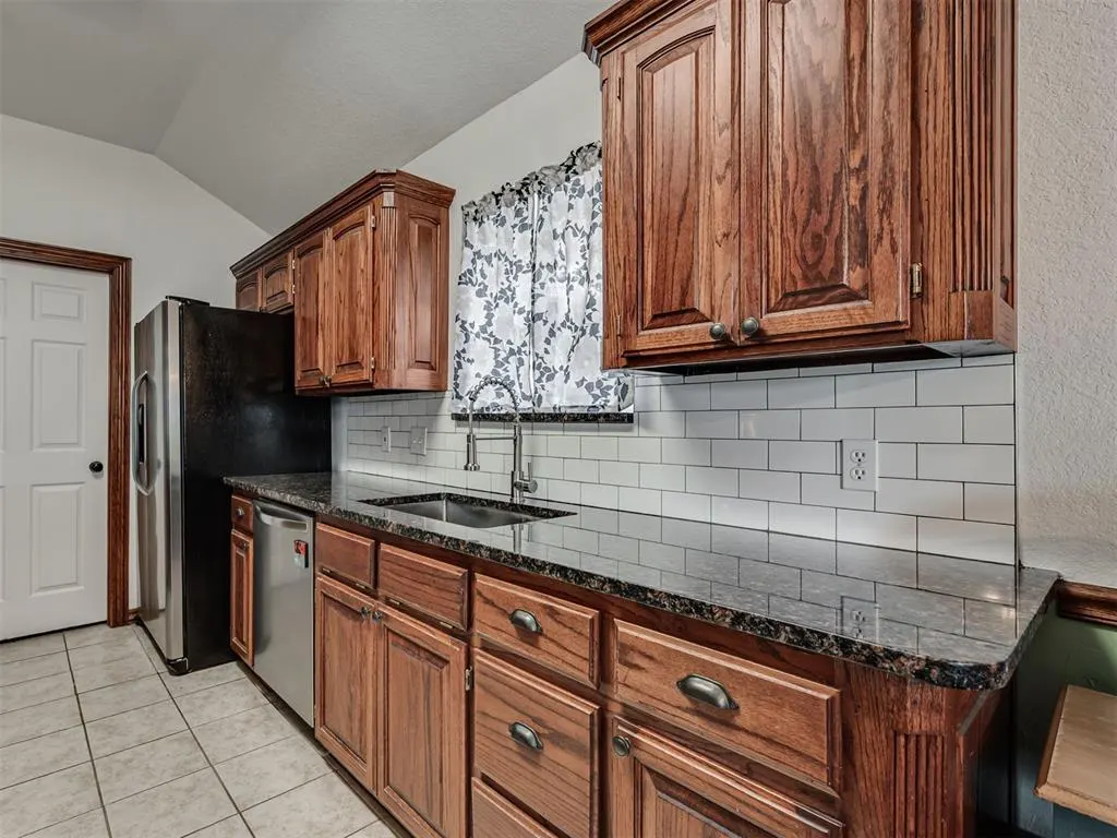Photo 12 — 405 Waterfront Drive, Norman, OK 73071