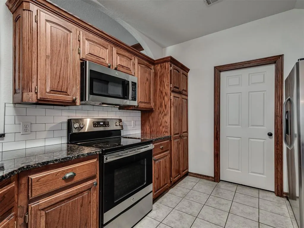 Photo 13 — 405 Waterfront Drive, Norman, OK 73071