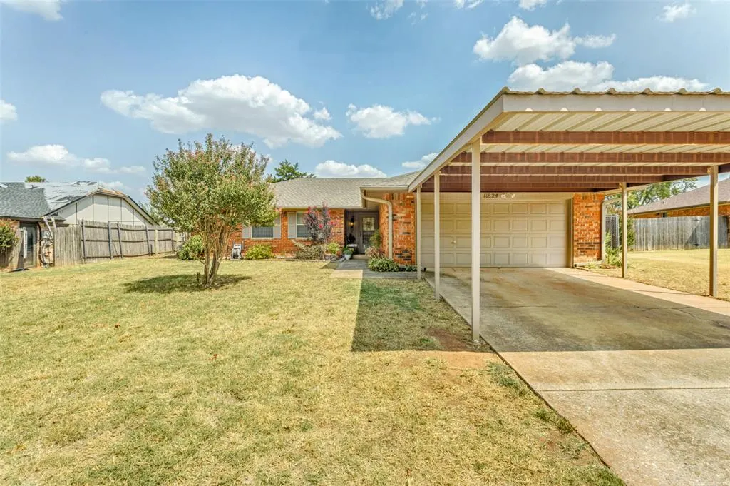 Front exterior — 11824 Larkdale Drive, Yukon, OK 73099