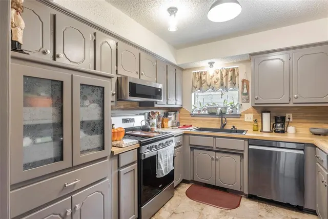 Photo 8 — 11824 Larkdale Drive, Yukon, OK 73099