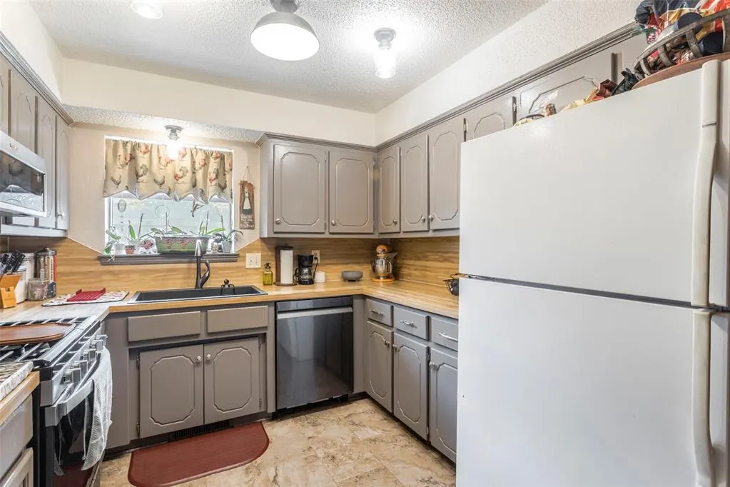 Photo 9 — 11824 Larkdale Drive, Yukon, OK 73099