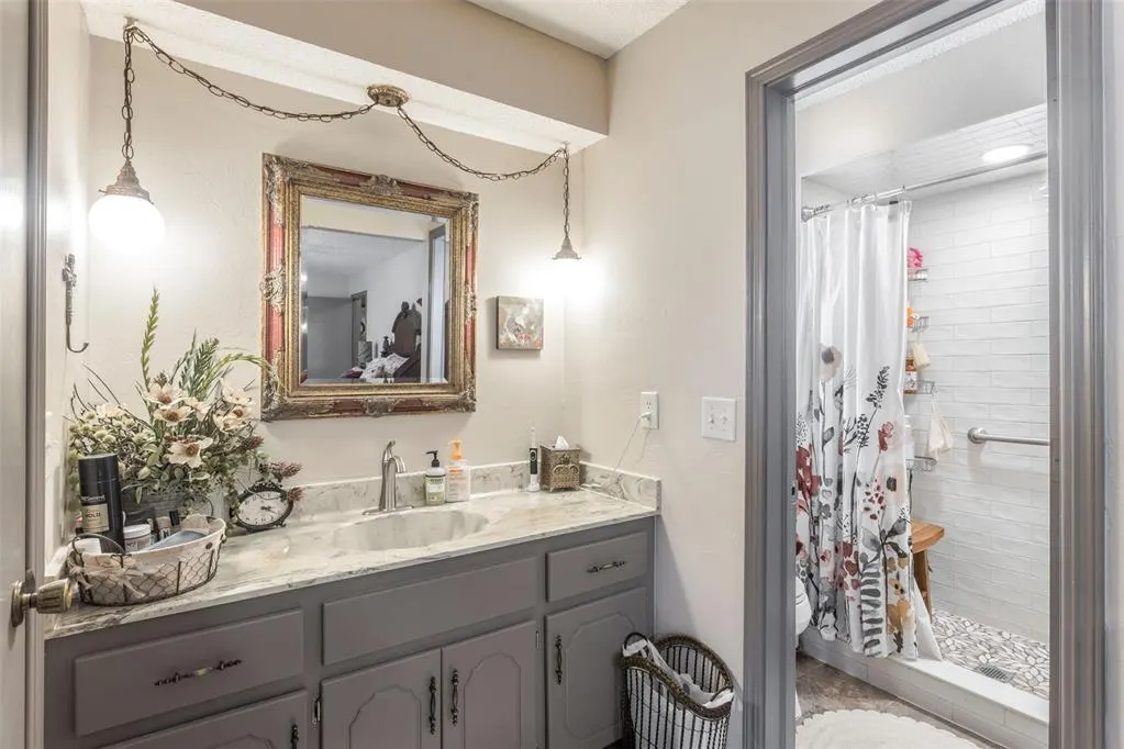 Photo 16 — 11824 Larkdale Drive, Yukon, OK 73099