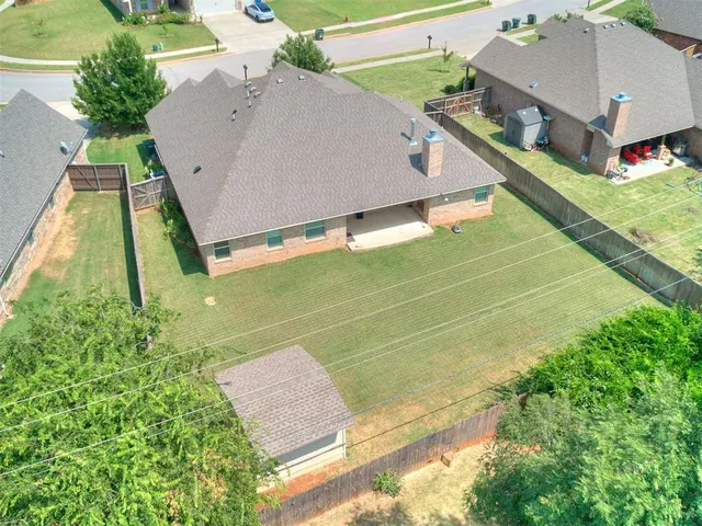 Photo 5 — 2009 Hidden Prairie Court, Edmond, OK 73013