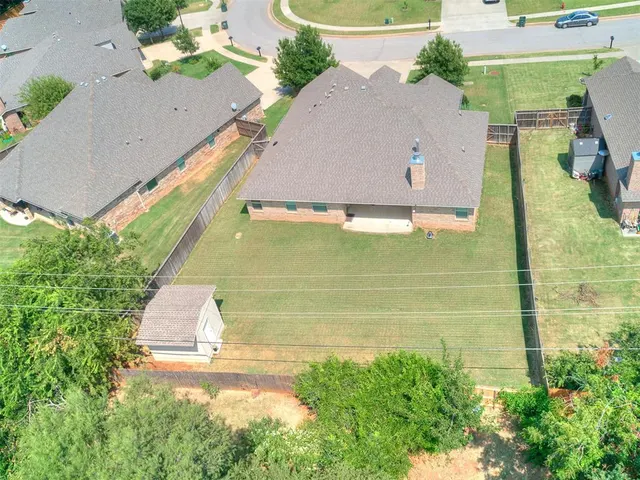Photo 6 — 2009 Hidden Prairie Court, Edmond, OK 73013
