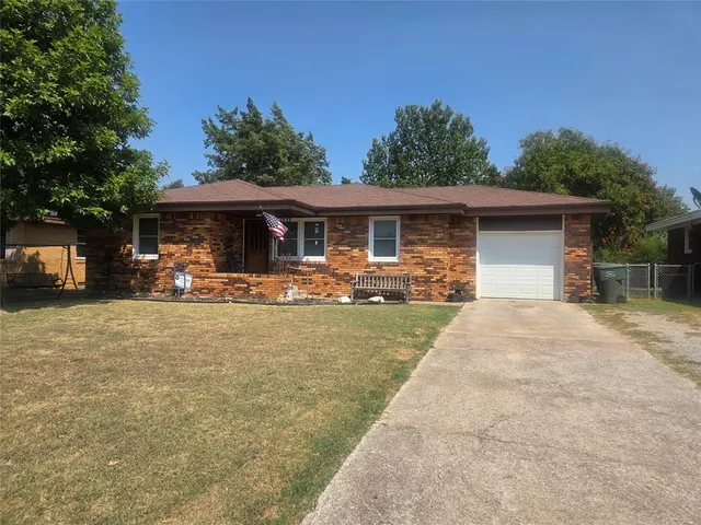 Photo 2 — 1728 S Walnut Street, Pauls Valley, OK 73075
