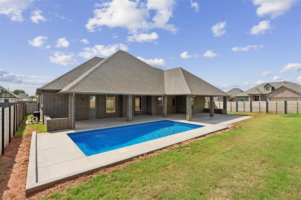 Photo 3 — 5700 Copper Stone Court, Mustang, OK 73064