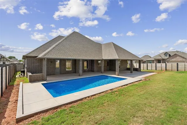Photo 3 — 5700 Copper Stone Court, Mustang, OK 73064