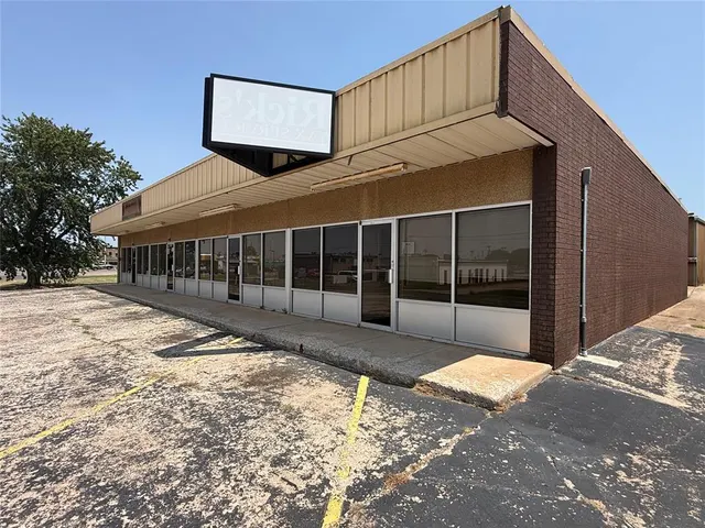 Photo 4 — 3026 Epperly Drive, Oklahoma City, OK 73115