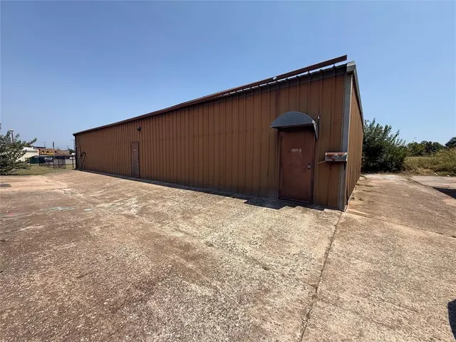 Photo 7 — 3026 Epperly Drive, Oklahoma City, OK 73115