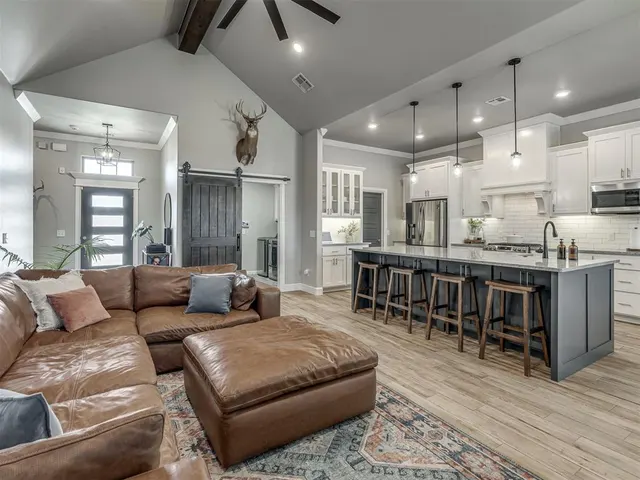 Photo 7 — 1825 W Blake Court Way, Mustang, OK 73064