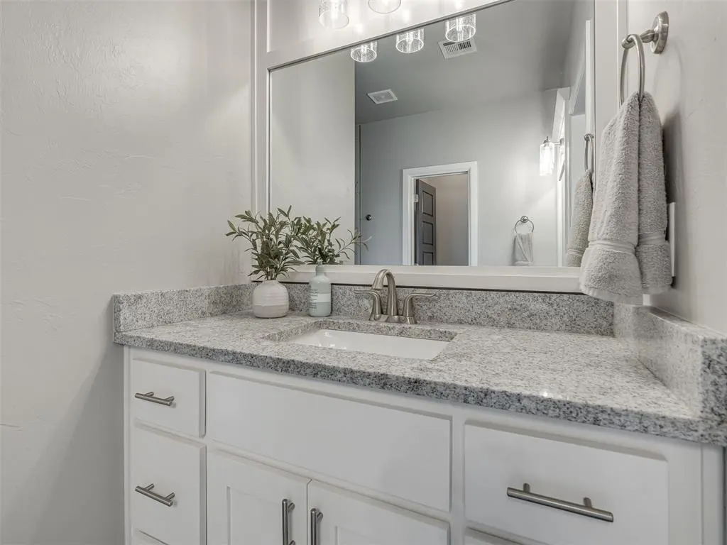 Photo 19 — 1825 W Blake Court Way, Mustang, OK 73064