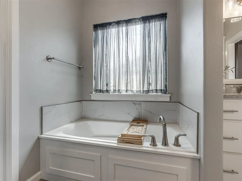 Photo 22 — 1825 W Blake Court Way, Mustang, OK 73064