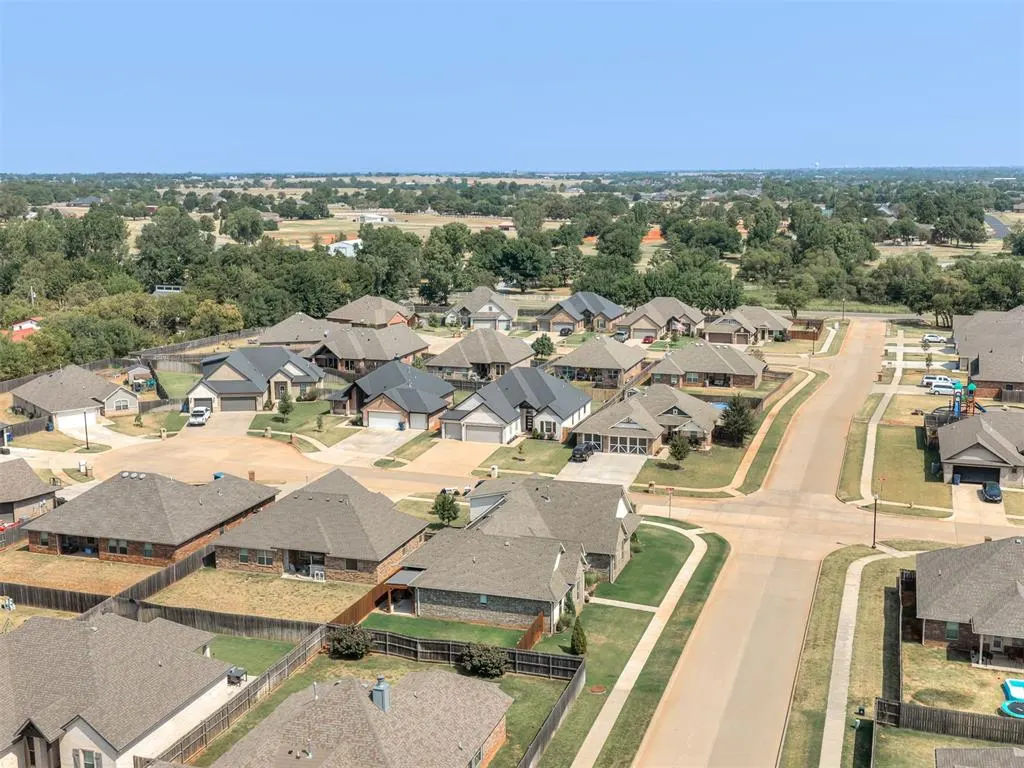 Photo 42 — 1825 W Blake Court Way, Mustang, OK 73064