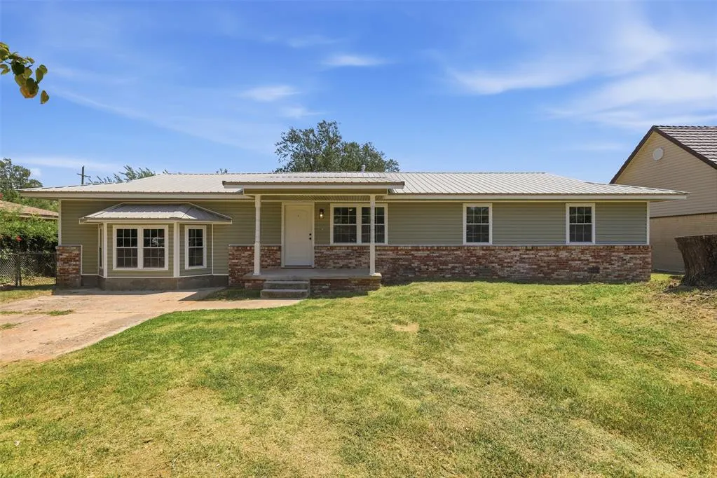Front exterior — 3244 Cox Street, Choctaw, OK 73020