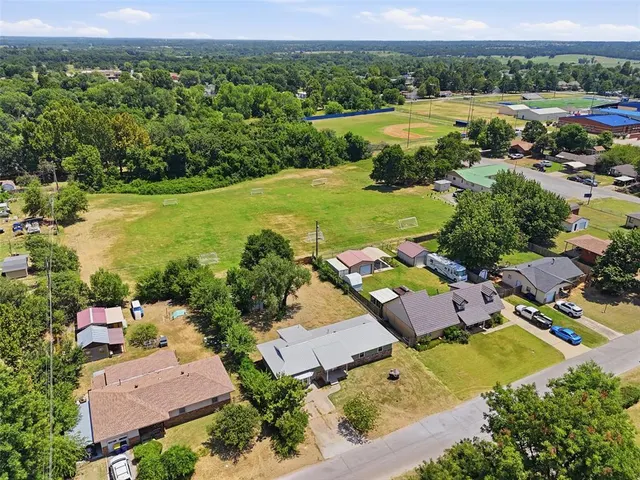 Photo 7 — 3244 Cox Street, Choctaw, OK 73020