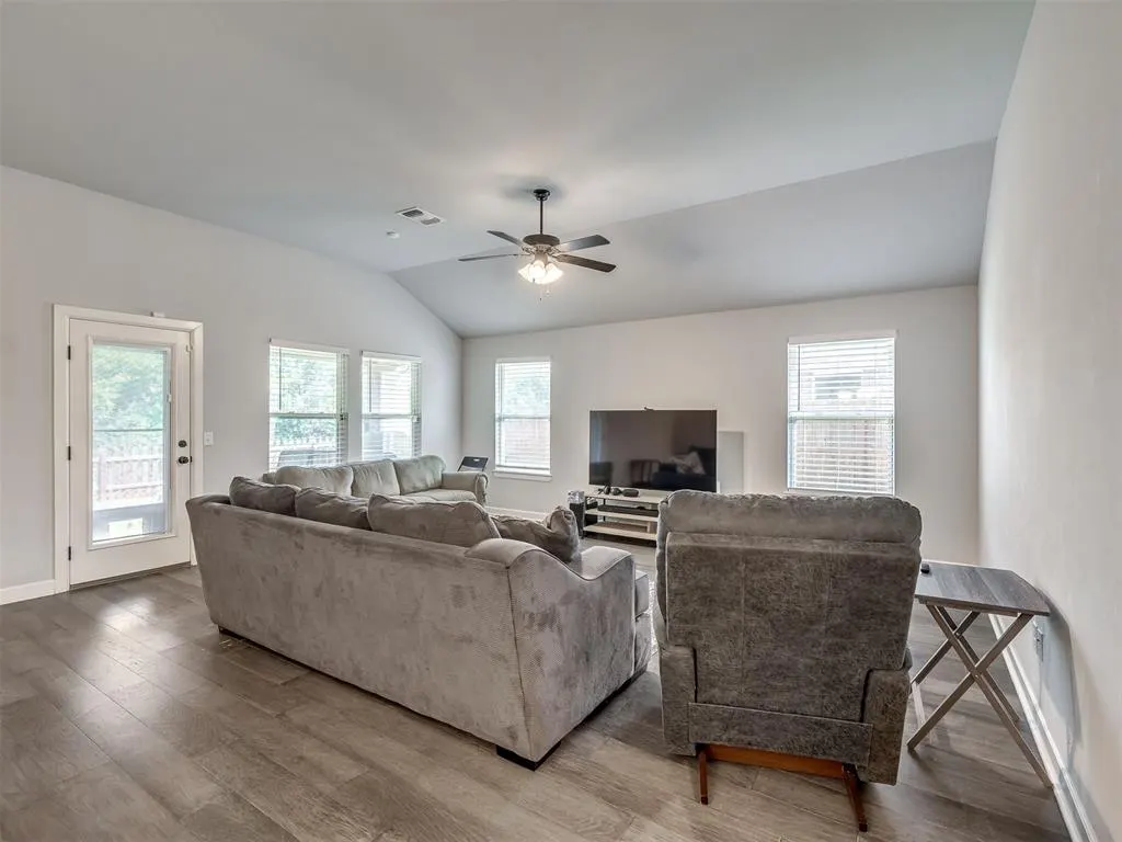 Photo 4 — 15508 Rosedown Drive, Oklahoma City, OK 73170