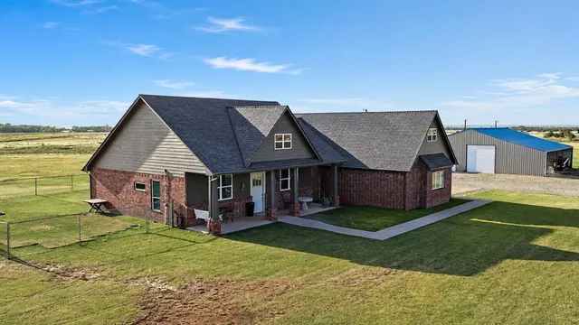 Photo 3 — 26288 N 2960 Road, Cashion, OK 73016