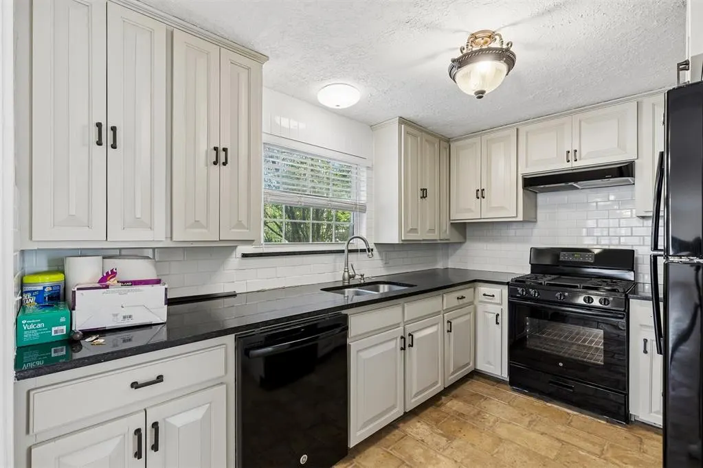 Photo 16 — 8000 N Military Avenue, Oklahoma City, OK 73114