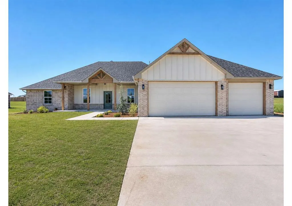 Front exterior — 4433 Raymond Lane, Guthrie, OK 73044