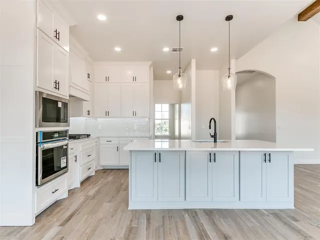 Photo 2 — 4433 Raymond Lane, Guthrie, OK 73044