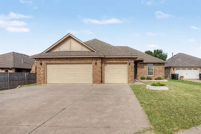 Photo 2 — 3109 Loren Avenue, Oklahoma City, OK 73160