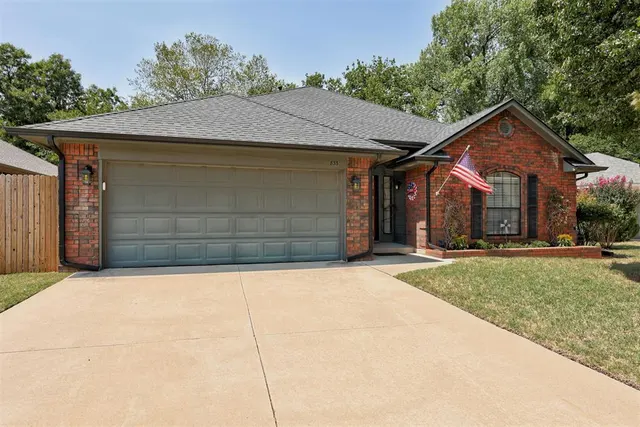 Photo 4 — 833 Ethan Lane, Yukon, OK 73099