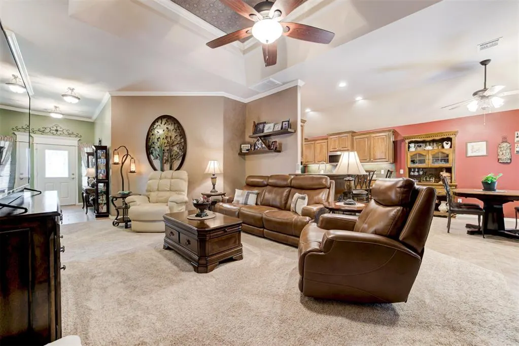 Photo 9 — 833 Ethan Lane, Yukon, OK 73099