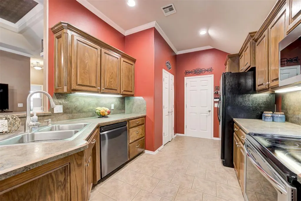 Photo 17 — 833 Ethan Lane, Yukon, OK 73099