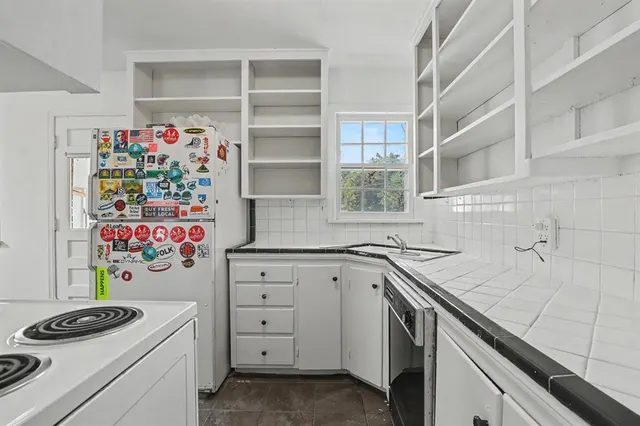 Photo 7 — 2633 NW 33rd Street, Oklahoma City, OK 73112