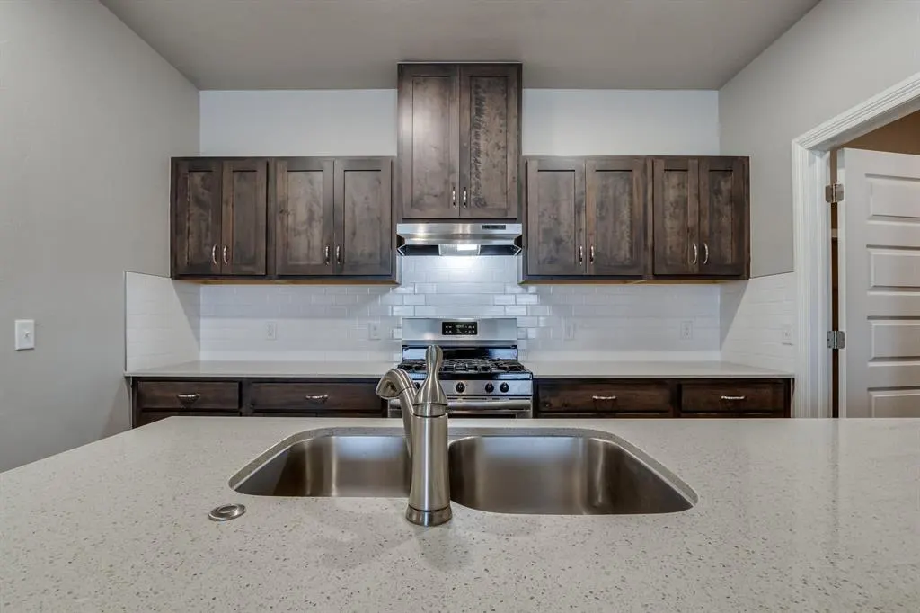 Photo 14 — 2208 Camino Del Plaza Lane, Edmond, OK 73013