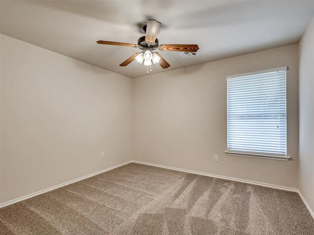 Photo 22 — 704 E Linden Lane, Mustang, OK 73064