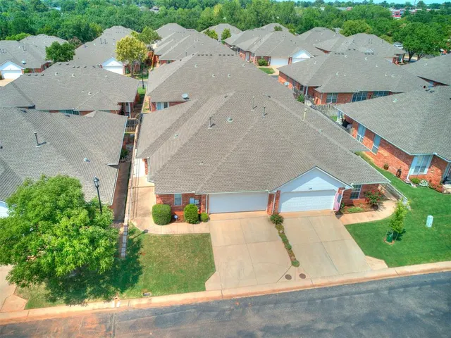 Photo 5 — 509 S Santa Fe Avenue 127, Edmond, OK 73003