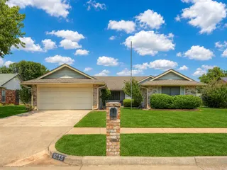 Sold home at 8033 NW 113th Street