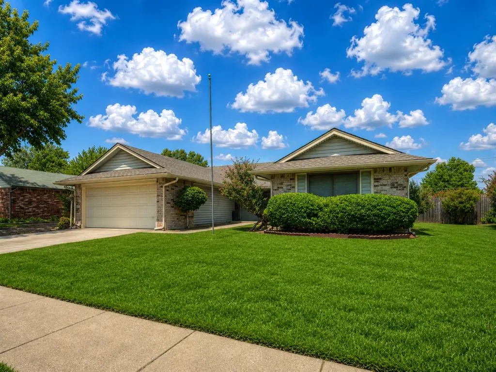 Photo 2 — 8033 NW 113th Street, Oklahoma City, OK 73162