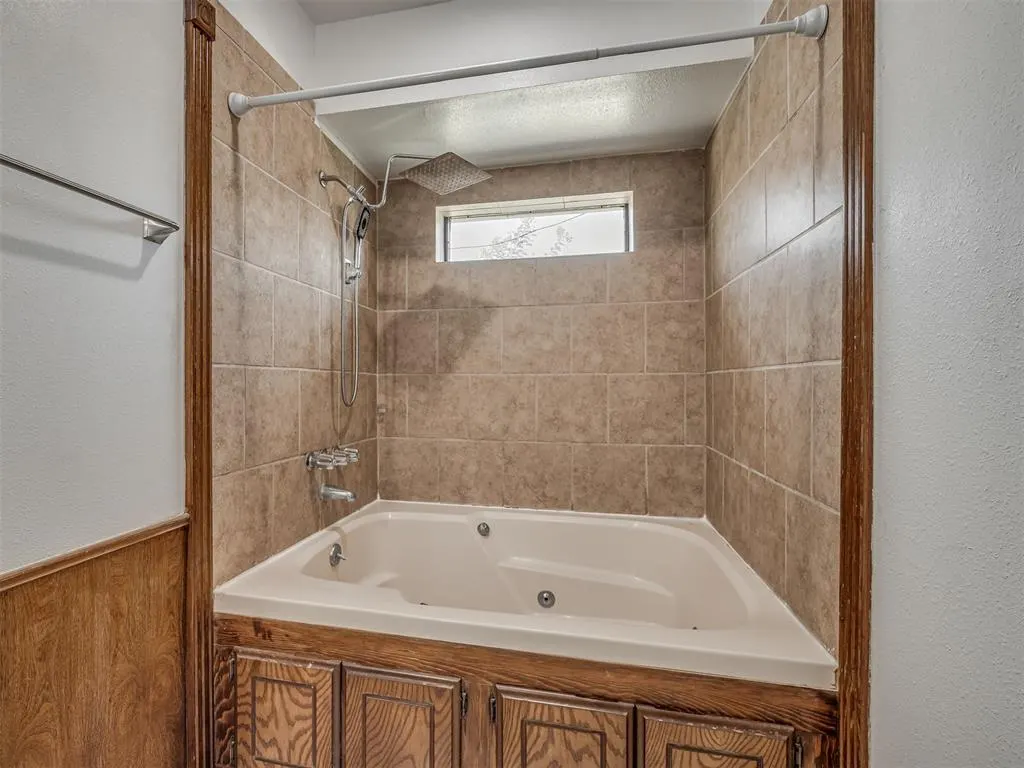 Photo 32 — 8033 NW 113th Street, Oklahoma City, OK 73162