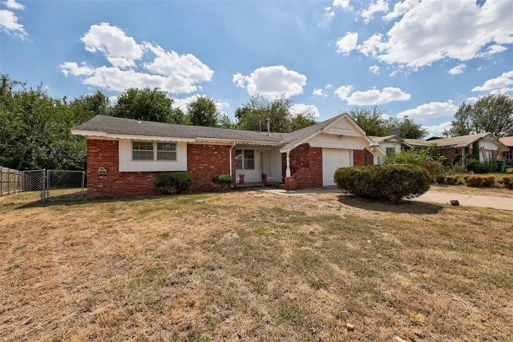 Photo 3 — 8636 NE 33rd Street, Spencer, OK 73084