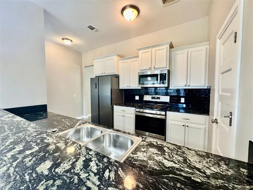 Photo 7 — 18202 Manera Way, Edmond, OK 73012
