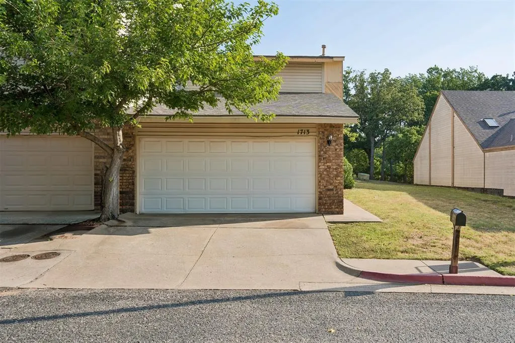 Photo 3 — 1713 Windhill Avenue, Edmond, OK 73034
