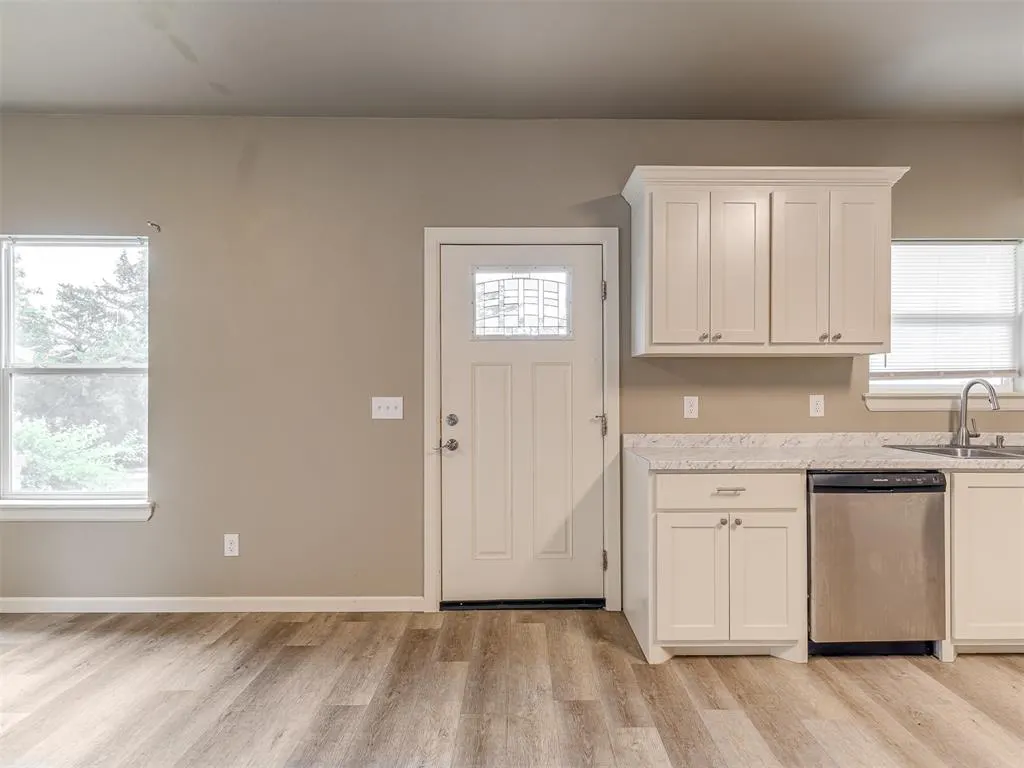 Photo 5 — 2105 NE 12th Street, Oklahoma City, OK 73117