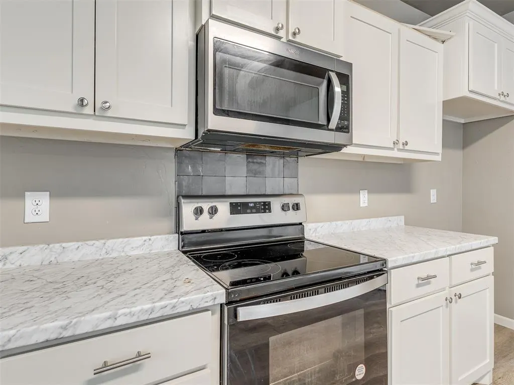 Photo 6 — 2105 NE 12th Street, Oklahoma City, OK 73117